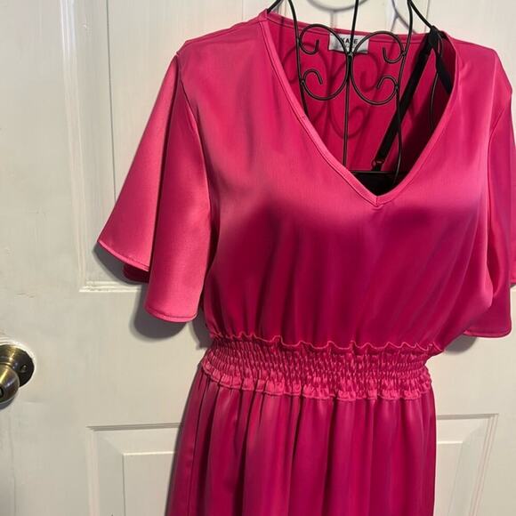 Elegant Pink Midi Dress - Picture 7 of 10